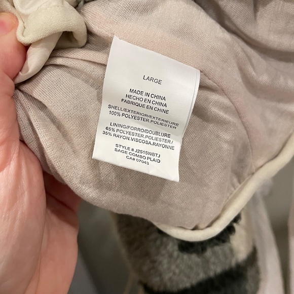 NWT thread & supply plaid fleece L - Picture 7 of 7